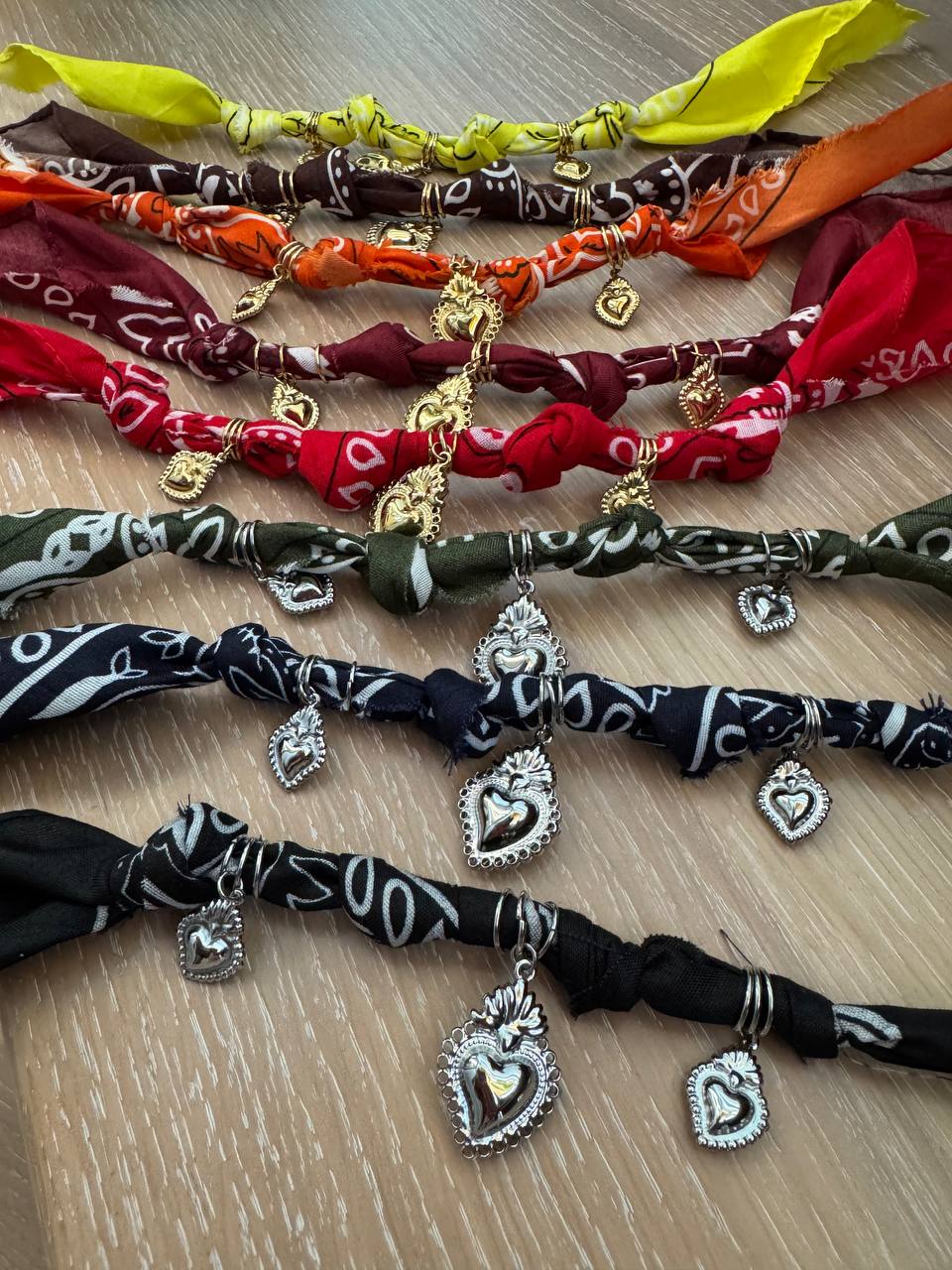 Cavigliere Bandane Charm Sacri Cuori