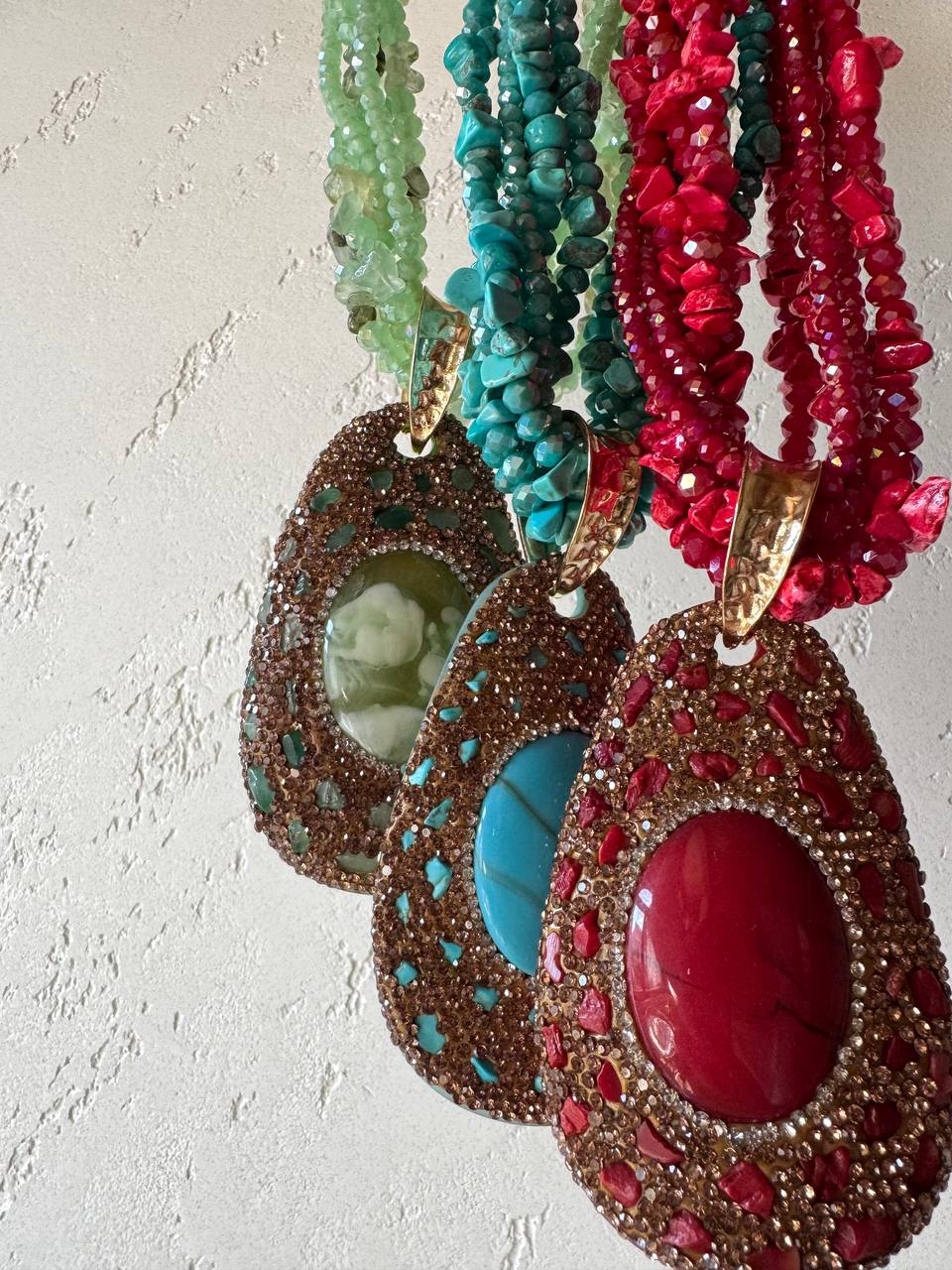 Collana a fili in pietra