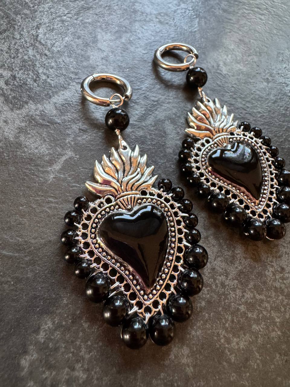 Orecchini Black Sacred